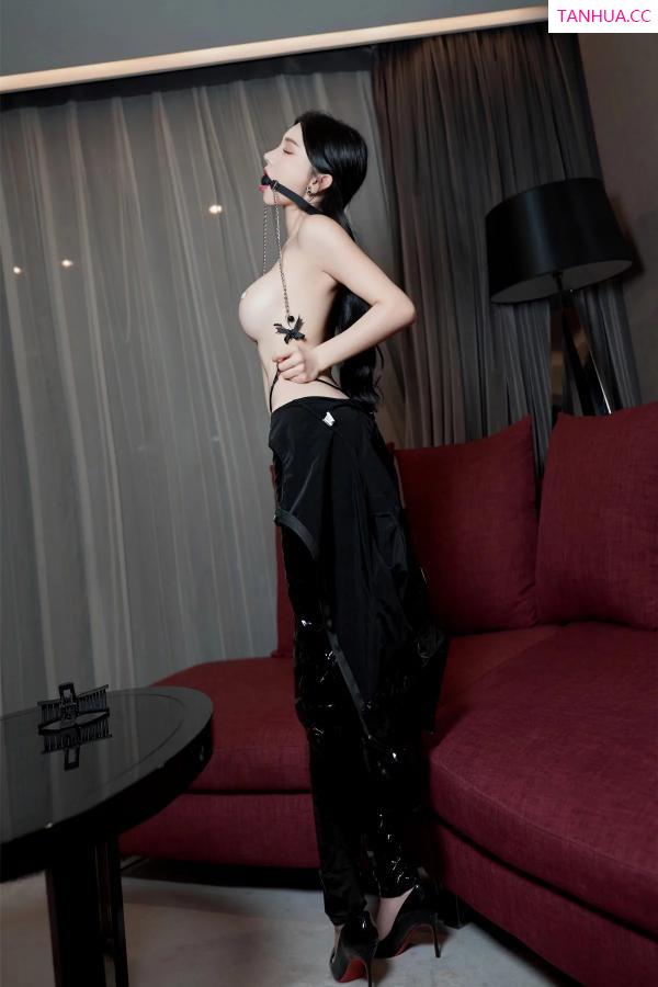 周于希dummy  [XiuRen]高清写真图 2023.12.22 No.7856 周于希Sally 圣诞惊喜第66张图片